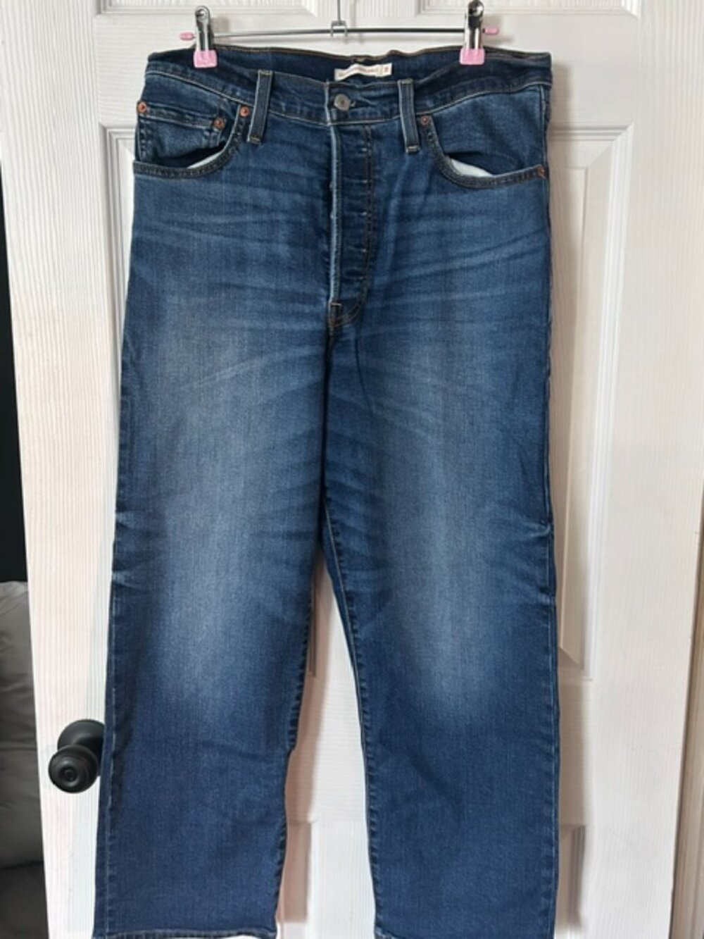 Levi's Ribcage Straight Ankle Jeans in Light Blue and gray wash -
